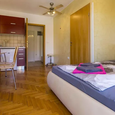 In 39163 Апартаменты Цриквеница