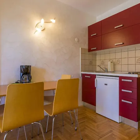 Apartman In 39163 Crikvenica